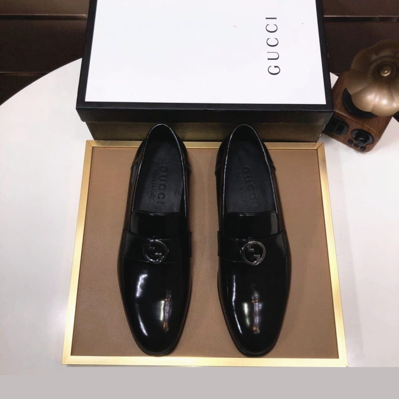 G*u*i leather shoes